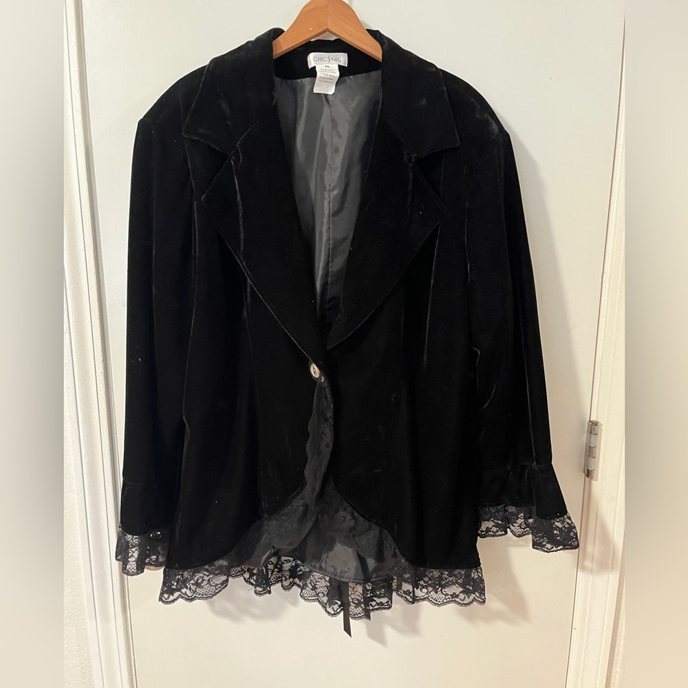 Chic Black Velvet Blazer with Lace Detail